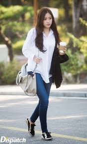 Apink naeun airport fashion 2015/2016. 10 Times Apink S Naeun Blew Fans Away With Her Visuals In A Simple Pair Of Jeans Koreaboo