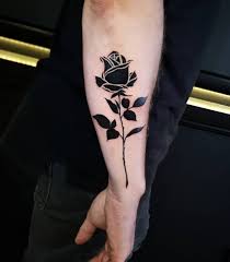 Fun Little Black Rose On Zedmanwalking To Fill In My No Show Today Using Inkjecta Metrixnee Rose Tattoos For Men Single Rose Tattoos Black Rose Tattoos