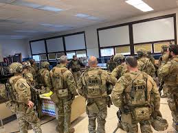 The fbi maintains swat teams at each of its 56 field offices throughout the country. Fbi Pittsburgh On Twitter The Fbi Works With Our Law Enforcement Partners To Support Our Investigations Operations Today Fbi Swat Teams From Pittsburgh Fbibuffalo Trained With Local Police For An