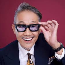 Alain Quốc Tân updated their profile picture.