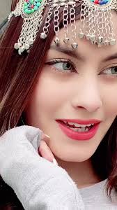 Malika Ta Sara Mena Kom