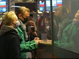 Russian authorities on tuesday dec. Putin Kritiker Nawalny In Moskau Sofort Festgenommen Von Ihm Fehlt Jede Spur Prozess Soll Jetzt Beginnen Politik