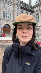 Lisa DeJong gagne l'argent en snowboard cross