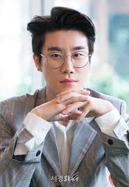 Rapper san e is off to a fresh start as a ceo and a chief producer of his new record label fameus. San E Just Released Two Songs About Feminists And Was Immediately Attacked By Other Rappers Koreaboo
