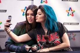 I read a lot of stories (not on here) about guys complaining about girls and there insecurities. 15 Things Women Do That Turn Men Off