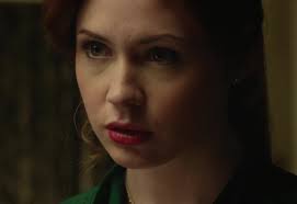 Meanwhile in my highlights from my personal account (I swear I did not plan  this it just happens to be the photo of my choice to have a pose like that)  . . #