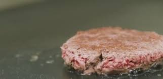 ومخترع هذه الاشاعة كان وللمفاجأة سيدة مجهولة تقيم في مدينة 6 اكتوبر. Ø£Ù„ÙˆØ§Ù† Ø§Ù„ÙˆØ·Ù† Ø¹Ø§Ù…Ù„ Ù†ÙØ³Ù‡ Ù„Ø­Ù…Ø© Ø´Ø±ÙƒØ© Ø£Ù…Ø±ÙŠÙƒÙŠØ© ØªØ®ØªØ±Ø¹ Ø¨Ø±Ø¬Ø± Ù†Ø¨Ø§ØªÙŠ Ù…Ù† Ø¹Ø¯Ø³ Ø§Ù„Ø£Ø±Ø² Ø§Ù„Ø¨Ù†ÙŠ