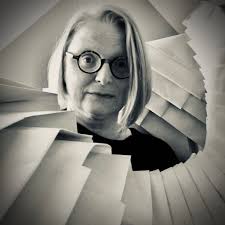 THE FINE ART OF PAPER WITH ELLIE CLEWLOW