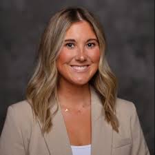 We're hiring a Fan Engagement Intern! See below for details and how to  apply. Plus, you get to work with me and Haylee Helmle, which is arguably  the best part! 😁 |