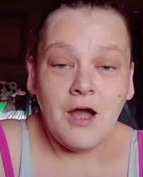 Beth Coonts's Instagram, Twitter & Facebook