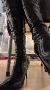 S女王长靴视频收录on X: 绘子SAMA】靴子羞辱19分钟调教女王SM  黑丝裸足长靴鞭打恋足羞辱套路直播套路直播回放红绿灯boot| t.coEbTQGbVctj 