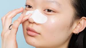Kulit wajah kering adalah salah satu masalah kulit yang cukup serius dan harus segera dicari solusinya. 3 Cara Mudah Mengatasi Kulit Kering Di Sudut Hidung Facetofeet Com