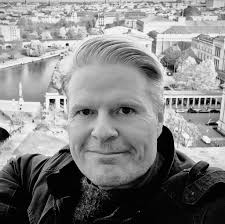 Clemens Krauss (1893-1954) was an Austrian conductor, particularly  associated with the music of Richard Strauss. Born in Vienna, he sang in  the Hofkapelle (Imperial Choir) and the Wiener Sängerknaben (Vienna Boys  Choir)