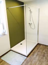 Fugenlose Wandverspachtelung In Zwei Farben Mit Designbelags Fussboden Vorher War Eine Eckbadewanne Da Dusche Badezimmer Fug Badezimmer Eckbadewanne Dusche