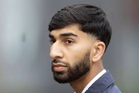 Union Jack pillow. (@colzo72)