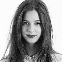 A list of who Nestor Flores is following