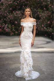 Pin By Ani On Gowns Gorgeous Dresses Dresses Versace Wedding Dress