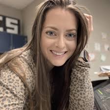 Clarissa Duncan's Instagram, Twitter & Facebook