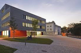 The university of augsburg offers more than 90 study programs on a campus with a green park april ist die universität augsburg mit ebenso bunten wie informativen schaufenstern und einem. Augsburg University Of Applied Sciences Uni Assist E V