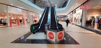 Kreuzburg an der bistritz, hungarian: Nenorocirea De La Mall S A Repetat Oamenii Au RÄƒmas ArestaÈ›i La Etaj Neamt News
