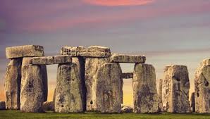 Ia terletak berdekatan dengan amesbury di wiltshire, inggris, sekitar 13 kilometer barat laut salisbury. Stonehenge Merapi Lokasi Rute Foto Harga Tiket Masuk 2021