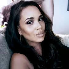 Elizabeth Graybill's Instagram, Twitter & Facebook