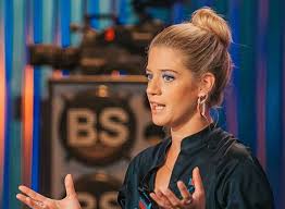 Η τζένη θεωνά βρέθηκε καλεσμένη του γρηγόρη αρναούτογλου, το βράδυ της πέμπτης, λίγους μήνες μετά τον ερχομό του πρώτου της μωρού. Tzenh 8ewna Me Exei Prosbalei Epaneilhmmena Einai To Xompi Toy Na Kanei Bullying In Gr