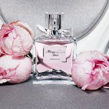 Christian Dior Miss Dior Brume Soyeuse Pour Le Corps Pin By Maria Ferelle On Dior With Images Perfume Miss Dior Miss Dior Blooming Bouquet