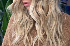 This amazing hair color is considered one of the best hair coloring trends for modern ladies to sport in current year. How To Add Dimension To Your Hair Color According To Stylists Fabfitfun