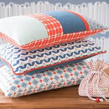 Le Corail Dans La Deco Maisons Du Monde Coussins Housse De Coussin Deco Maison Du Monde Tendance Deco
