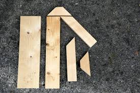 You may like to learn how to make a squirrel feeder to entice more squirrels into your yard and to provide entertainment for you and your family as you see them scramble for food. Squirrel Picnic Table Plans For An Outdoor Diy Squirrel Feeder