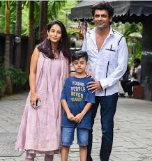 Sunil Grover With His Family Sunny Music Plus Facebook He has two brothers and two sisters. sunil grover with his family
