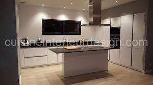 cuisineinterieurdesign creation toulouse moderne cuisine design blanc noir mur colonne laquee mat ilot cuisine contemporaine cuisines design cuisine moderne
