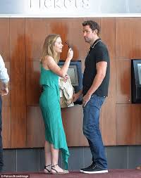 Emily and john both have a great sense of humor, and it's clear they love to make each other laugh. Emily Blunt And John Krasinski Enjoy A Movie Date Emily Blunt John Krasinski Emily