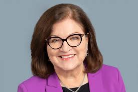 Anna Kennedy succeeds Janet Ecker as chair of U of T's Governing Council