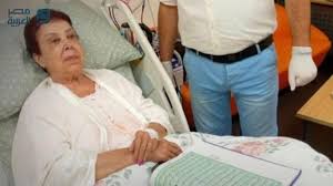 تداولت حسابات نشطة معنيّة بأخبار النجوم والفنانين علي السوشيال ميديا، صورة للفنانة المصرية فيفي عبده من على سرير المرض باحدى مستشفيات القاهرة. Ù‚Ù„Ø¨Ù†Ø§ ÙˆØ¬Ø¹Ù†Ø§ Ø±Ø³Ø§Ø¦Ù„ Ø§Ù„Ù†Ø¬ÙˆÙ… Ù„Ù„ÙÙ†Ø§Ù†Ø© Ø±Ø¬Ø§Ø¡ Ø§Ù„Ø¬Ø¯Ø§ÙˆÙŠ Ù…ØµØ± Ø§Ù„Ø¹Ø±Ø¨ÙŠØ©