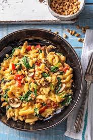 Sommerliche Spinat Spatzle Pfanne Rezept Hellofresh Rezept Rezepte Essensrezepte Essen Kochen