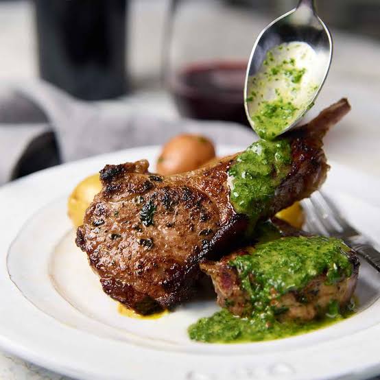 Lamb Chops with Cilantro and Mint Sauce