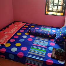 Dengan menggunakan bak mandi dan toilet saja sudah cukup untuk memenuhi desain kamar mandi sederhana ini. Kamar Ashar Yang Sangat Sederhana Photos Facebook