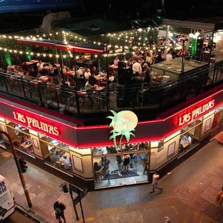 Hermosa época para la terraza de Las Palmas 💫 Te esperamos hoy como de  costumbre, desde 1967, con la mejor pizza. 📍Av. Hipolito Yrigoyen 4498,  Lanús. 📍Av. Caseros 2999, Parque Patricios.⠀ ⠀ #pizza