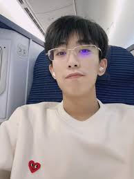 Dewen Shi (@stevendk91) • Threads, Say more