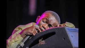 Benson Ken Is back with a Powerful Worship Medley