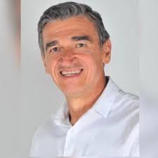 En #Versalles, bello municipio de nuestro Valle del Cauca, apoyamos la  candidatura a la Alcaldía de William Murillo. Con el diputado,  @juliocegarciav #CD51 estamos comprometidos a apoyar su gestión desde los  gobiernos