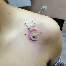 A simple vista es un gran punto brillante. Blue Ink Tattoo Tauro Constelacion Y Luna Amigos Facebook