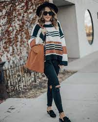 How To Wear A Black Hat Wide Brim Black Hat Outfit Stripe Sweater Outfit Ideas Winter Chu Outfits With Hats Oversized Sweater Outfit Stylish Fall Outfits