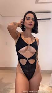 Lola Benvenutti, uma gata de curvas incrivelmente sedutoras, tá se exibindo  com toda a sua sensualidade! - Diabinhas Xvideos Onlyfans