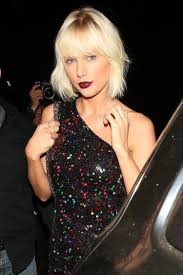 Remember that a solid hair color always lately, bleached blonde looks and bright highlights seem to be taking a backseat to a more. Taylor Swift S Bleach Blonde Hair And Dark Lips Popsugar Beauty