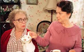 Sarah thomas is an actress who was in last of the summer wine for 24 years, playing thora hird's daughter, glenda. Last Of The Summer Wine Bbc Edie And Glenda Thora Hird And Sarah Thomas Summer Wines Last Of Summer Wine British Sitcoms