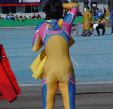 ブルマ以上に感激！スピードスケートウェアの中に着用する生下着インナー透視写真