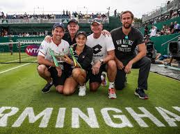 Barty's friends recently revealed how her relationship with garry kissick has helped her rise to the top of the tennis world. Ash Barty One Team One Dream For Tennis Star Ahead Of Us Open Daily Telegraph
